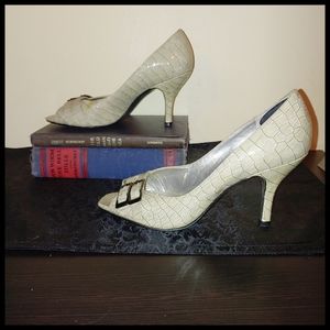 Bandolino Textured Peep-Toe Pumps